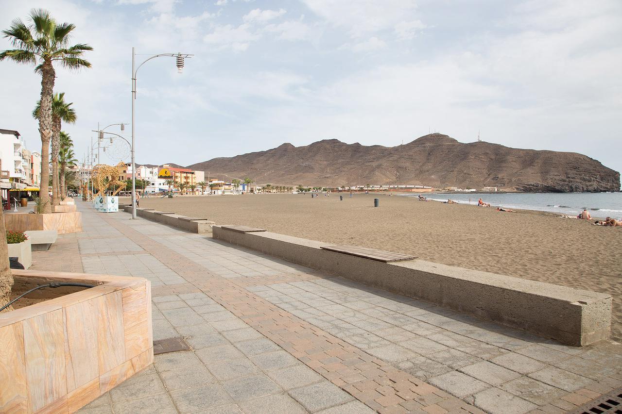 Apartamento Con Ascensor En Primera Linea Apartment *